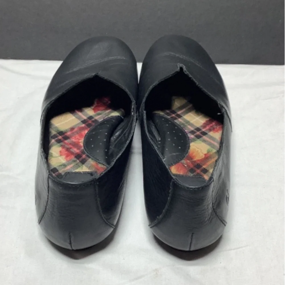 Born Sebra Black Leather Slip On Flats Shoes Sz 10M Classic Minimalist